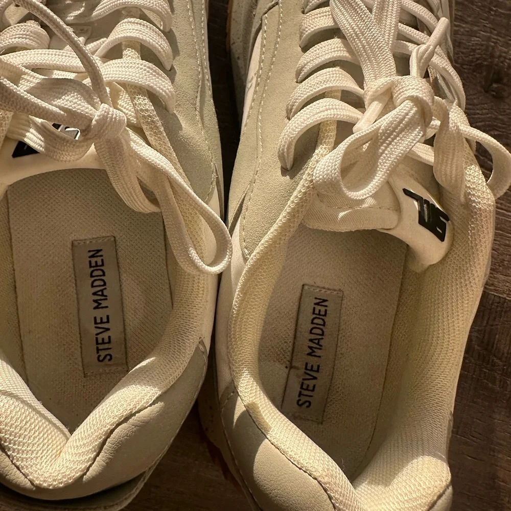 Steve Madden Kincade White and Gray Sneakers size 9.5 - Picture 6 of 10